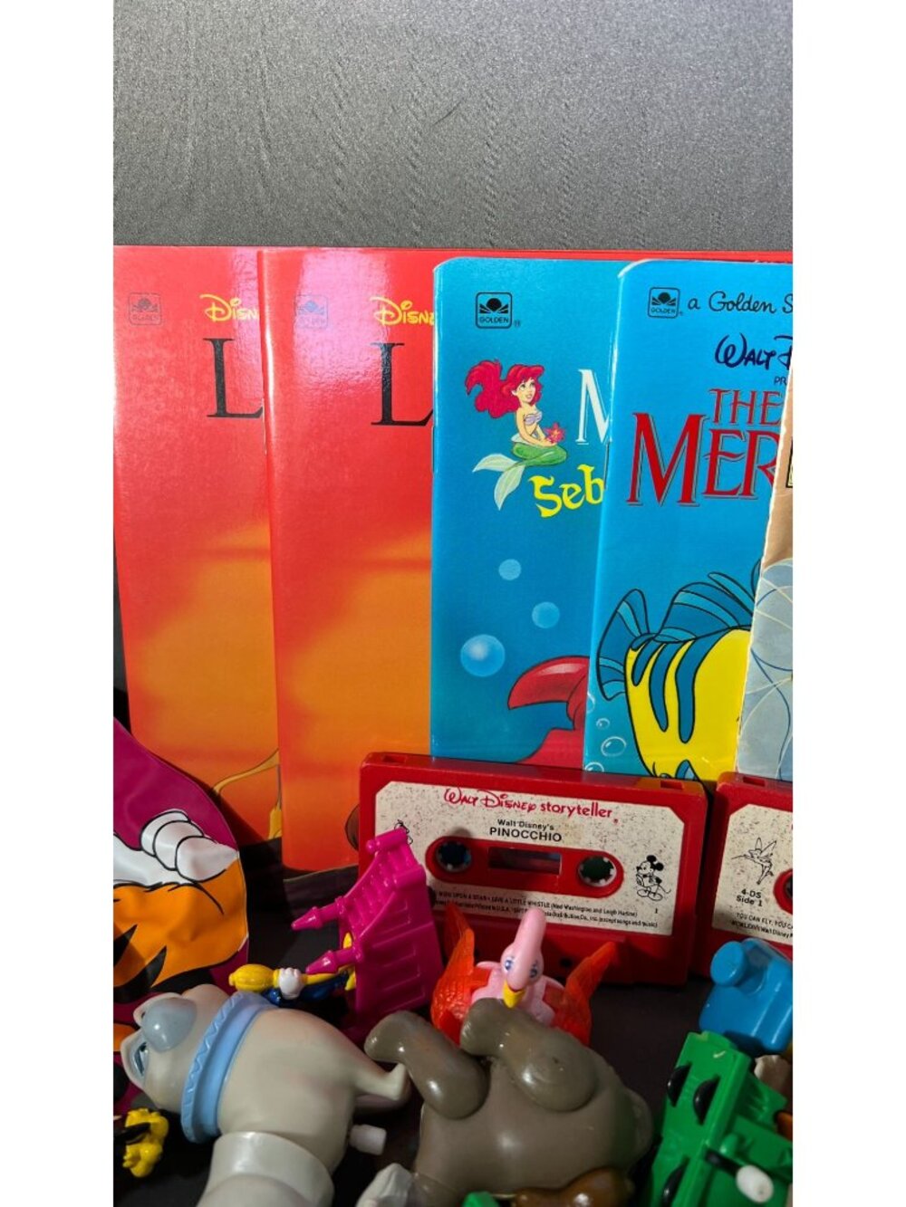 Disney Books & Toy Lot W/ Story Cassettes Mini Figures Bundle - Picture 6 of 6